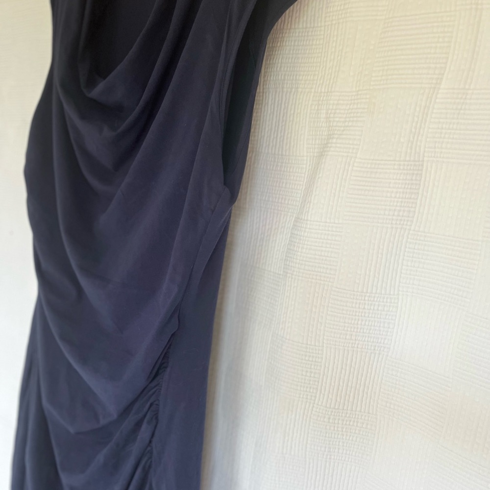 Navy “bodycon” dress in XXL. Cap sleeves side ruching and built in smoothing.